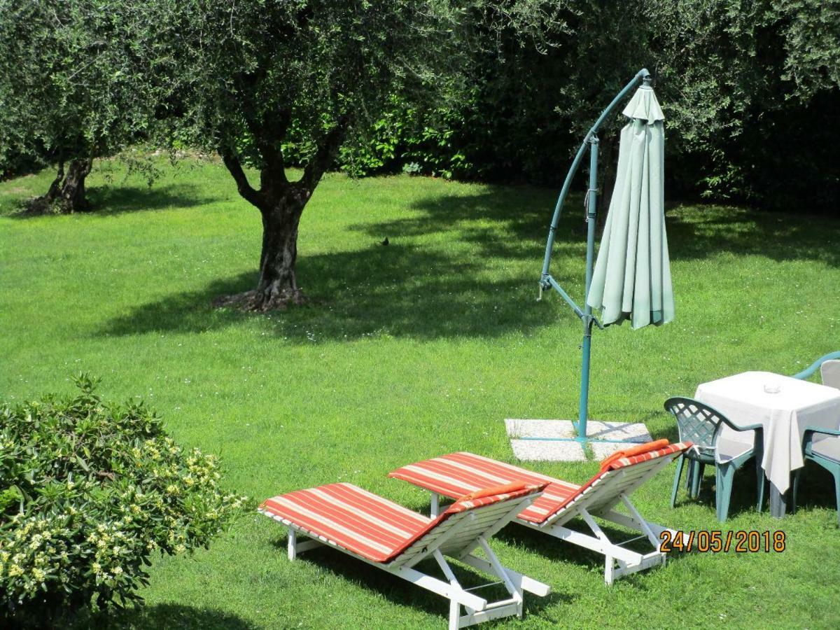 Villa Leilani B&B Sale Marasino Esterno foto